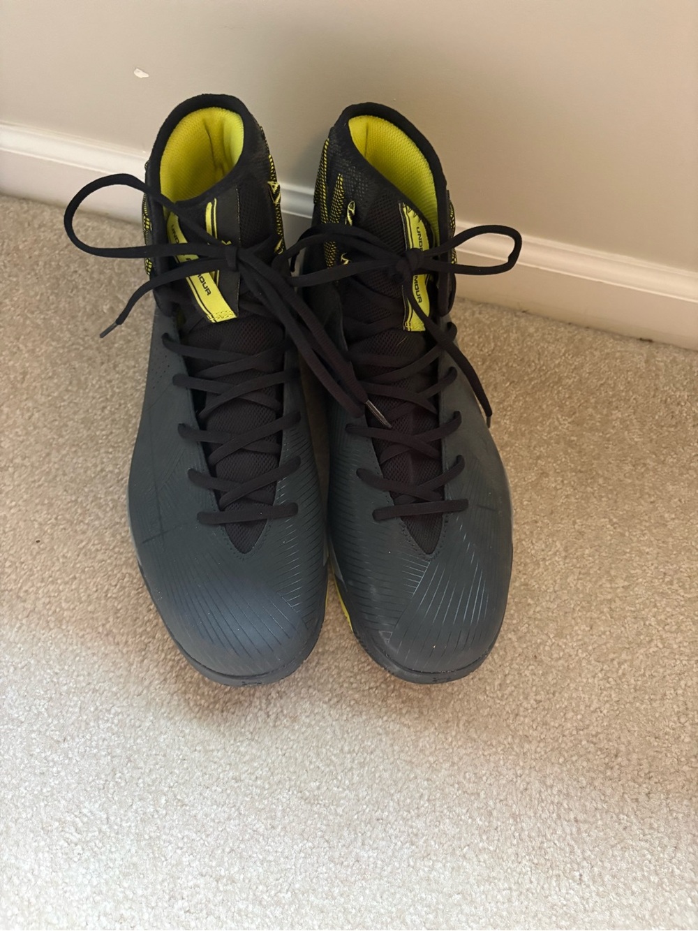 Under Armour Black Athletic Basketball Shoes with Yellow Lining